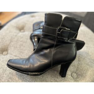 Aerosoles Womens 7 Black  Faux Leather Square‎ Toe Ankle Boot White Stitching